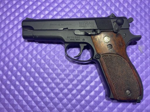 S&W 39-2